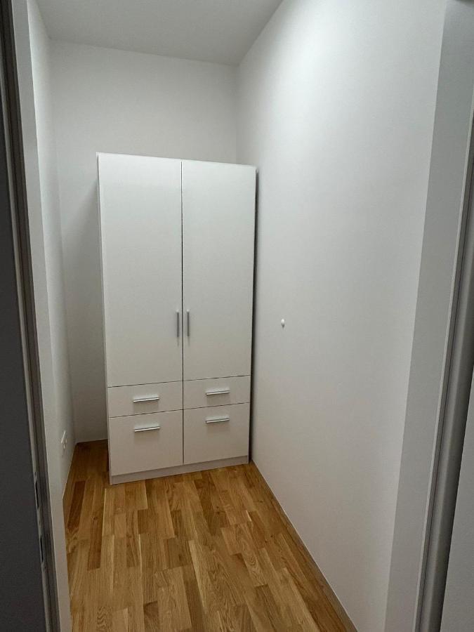 Paky Appartements 00313 Брук ан дер Лайта Екстериор снимка